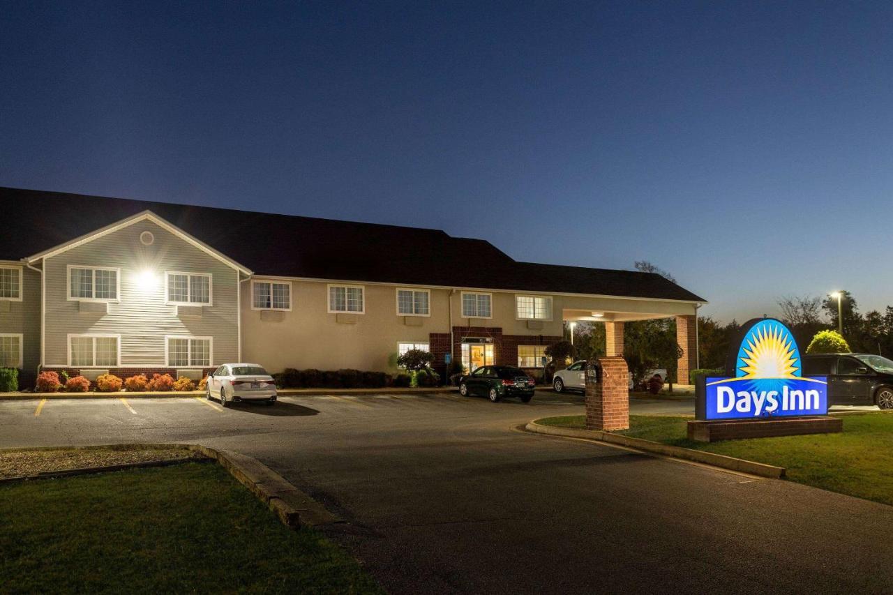 Days Inn By Wyndham Маунтин Хоум Екстериор снимка